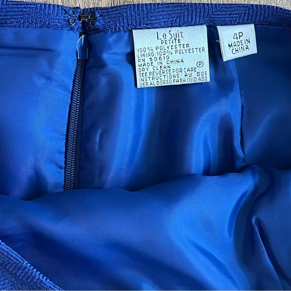 Le Suit Petite Royal Blue Ruffle Skirt Suit Size 4P - Picture 11 of 12